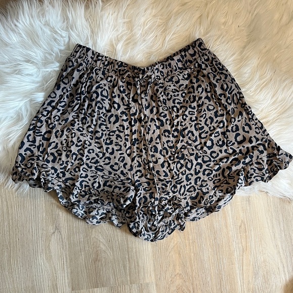 American Eagle Cheetah Print Shorts - Picture 2 of 9